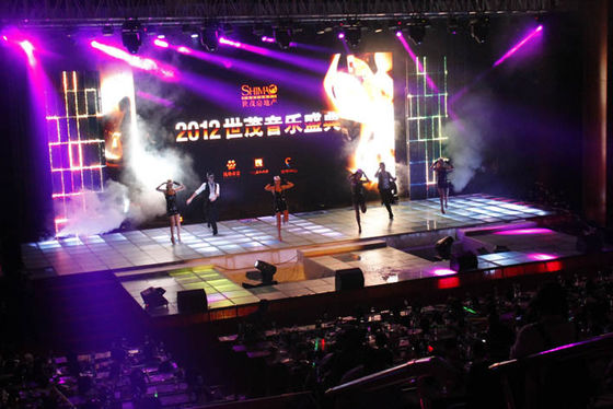 China High resolution P3.91 indoor full color led display screen 9500K - 11500K supplier
